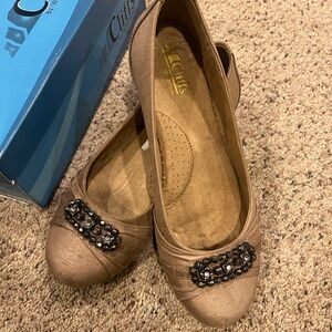 White Mountain Cliffs Women's Brown Embellished Flats